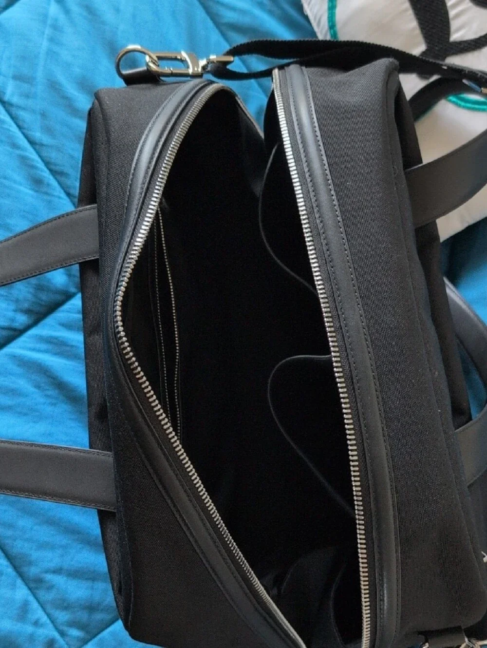 BEIS The Duffle In Black